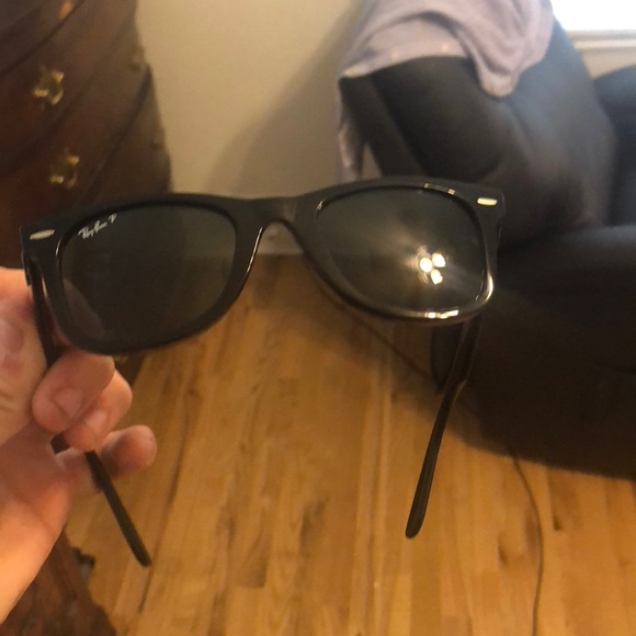 Black Wayfarer polarized Ray Bans - Picture 3 of 5